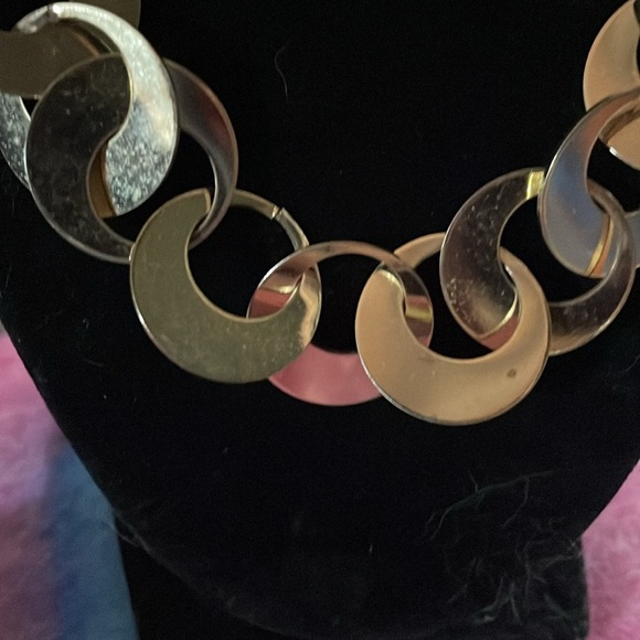 Vintage Natasha Gold-tone circle link Necklace - Picture 2 of 5